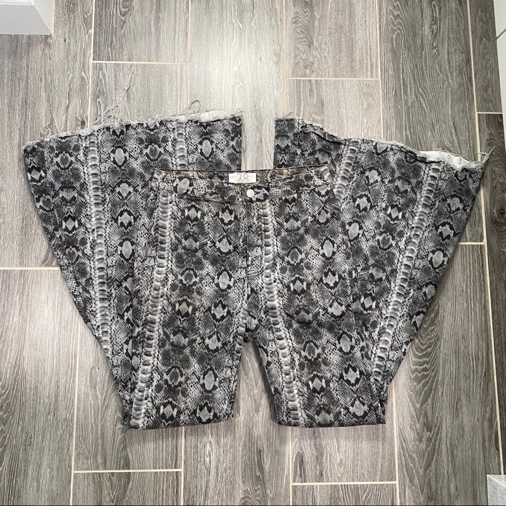 ❌SOLD❌Free People snakeskin flares - Picture 2 of 6